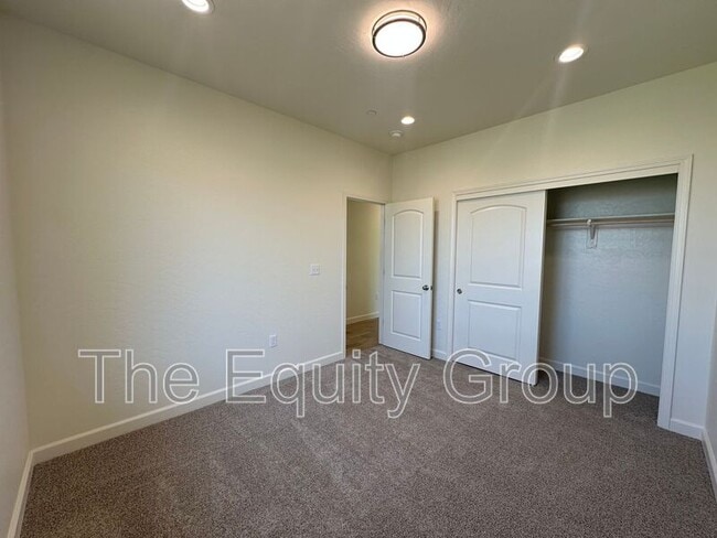 Building Photo - 2444 N Hilton St