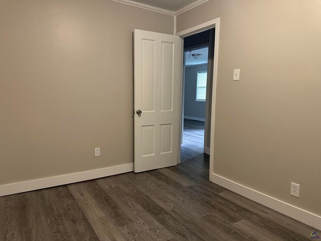 Building Photo - 617 Miller Dr