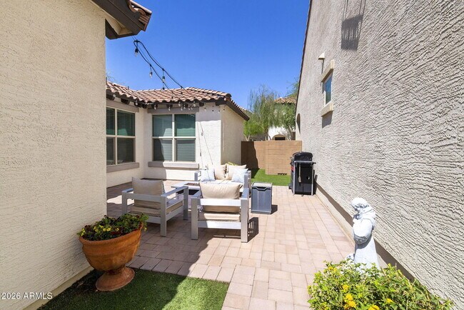 Building Photo - 2930 N Raven