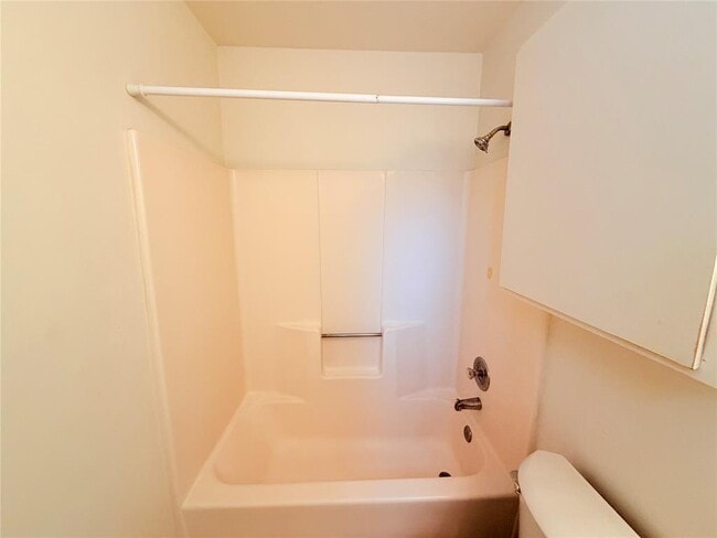 Building Photo - 405 Parkhill Cove