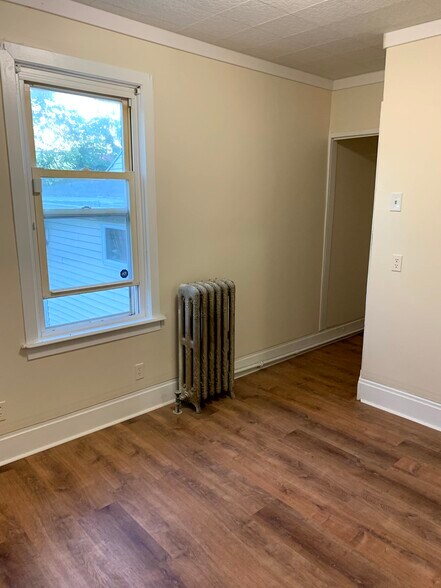 Building Photo - 49 13th St