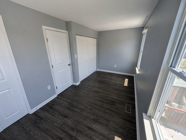 Building Photo - 15300 Gunsmith Terrace