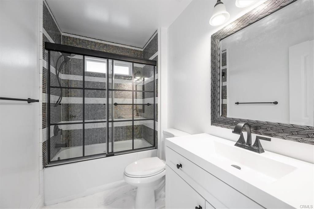 Building Photo - 588 S 7th St