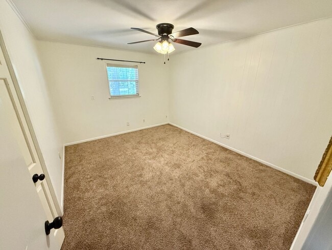 Building Photo - 4-bed/2-bath in South Tyler!