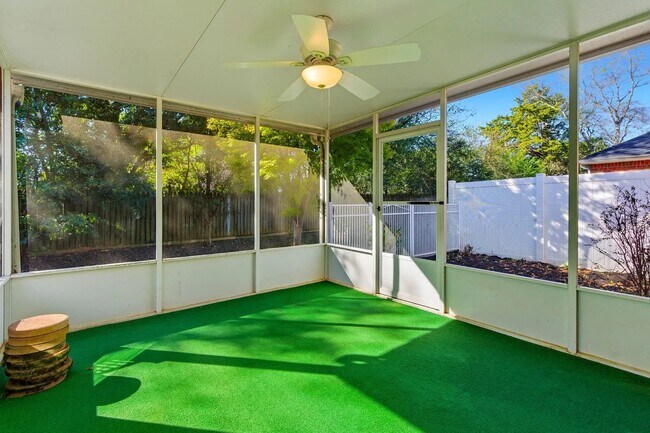 Building Photo - Waywood Drive