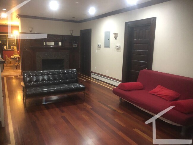 Building Photo - Central Brookline Location, Central Heat/A...