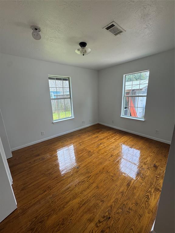 Building Photo - 5010 Elm St
