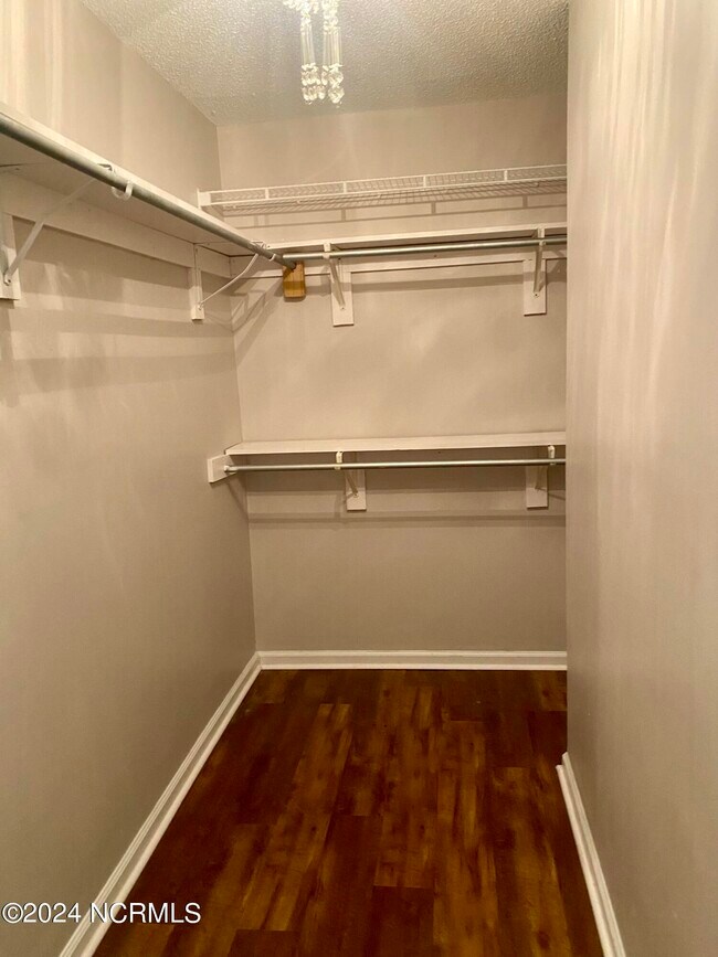 Building Photo - 523 Spring Forest Rd