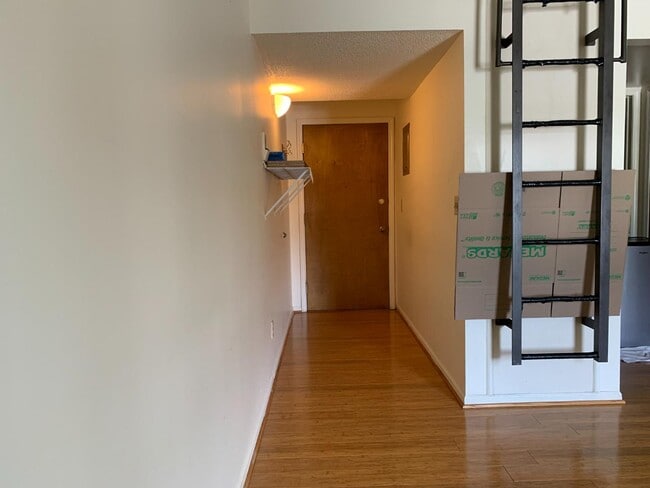 Building Photo - 226 W Michigan Ave