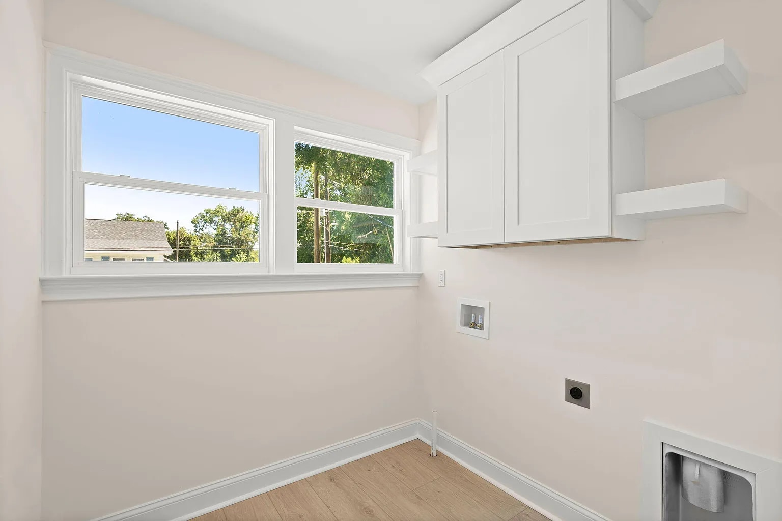 Building Photo - 929 Battery Ave