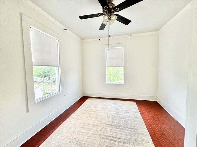 Building Photo - 1307 Avenue H