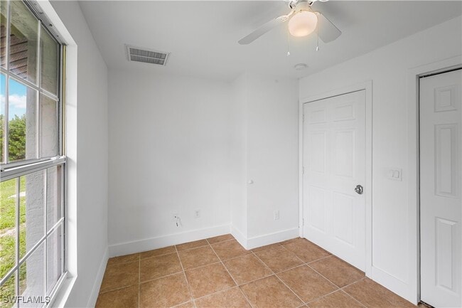 Building Photo - 803 Monroe Dr
