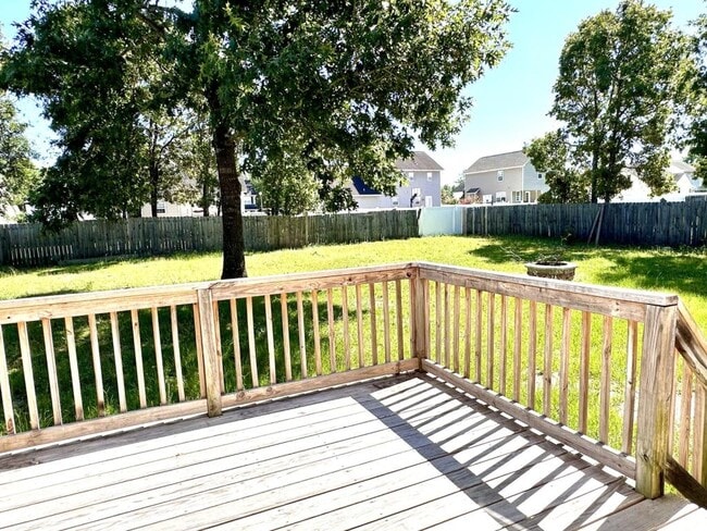 Building Photo - 4425 Scenic Pines Dr