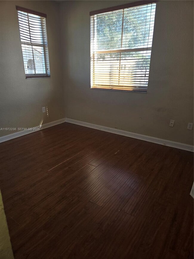 Building Photo - 1677 SE 27th Ct