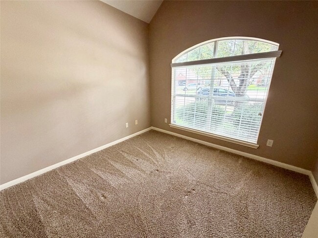 Building Photo - 903 Cascade Ridge