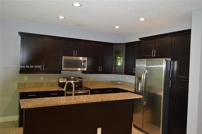 Building Photo - 5228 SW 77th Way