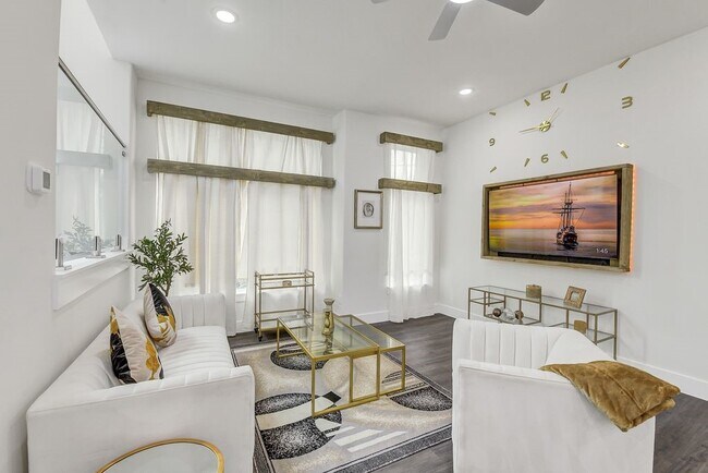 Building Photo - 6719 St Augustine St