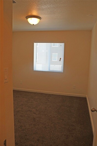 Building Photo - 10535 Mills Rd