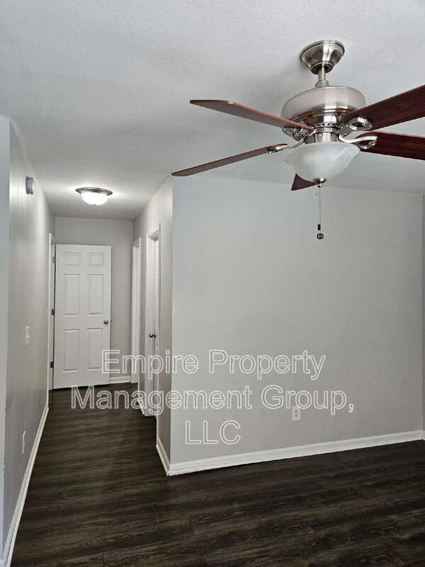 Building Photo - 216 Sunday Silence Ln