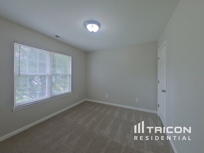 Building Photo - 9701 Pecota Ln