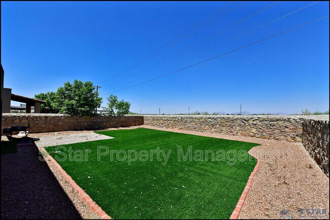 Building Photo - 3741 Loma Adriana
