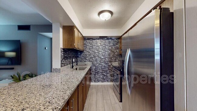Building Photo - 4504 3rd St Cir W