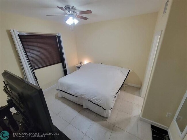 Building Photo - 7260 NW 174th Terrace