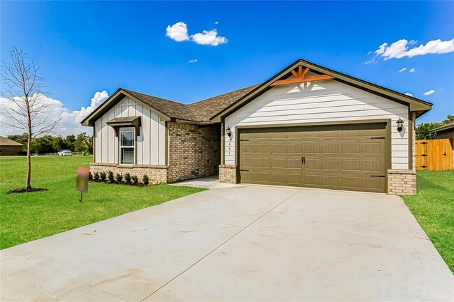 Building Photo - 1601 Crimson Lake Blvd