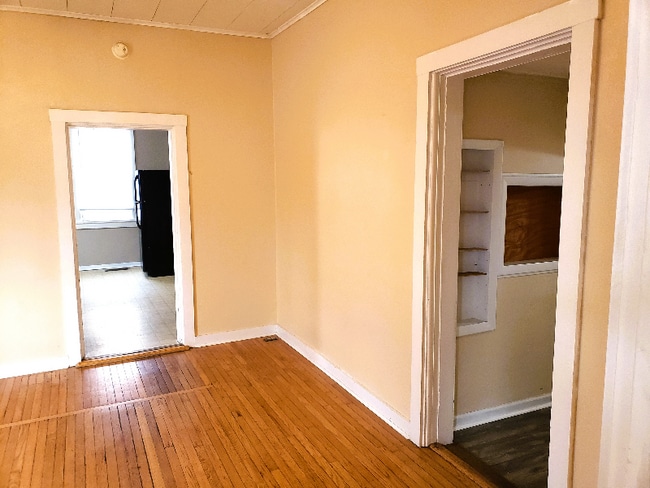 Building Photo - 902 N 9th St