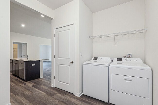 Building Photo - 64 Olympus Dr