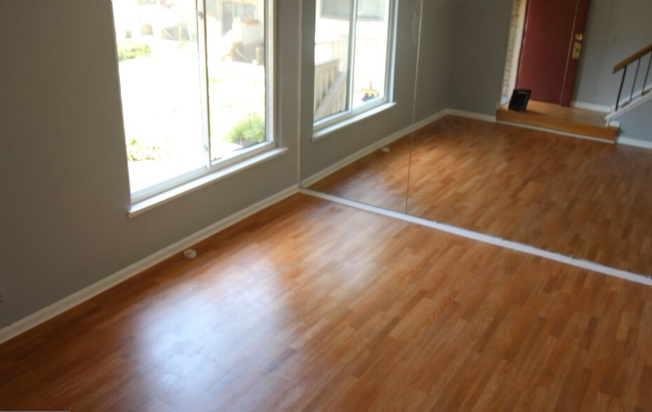 Building Photo - 2678 Glengyle Dr