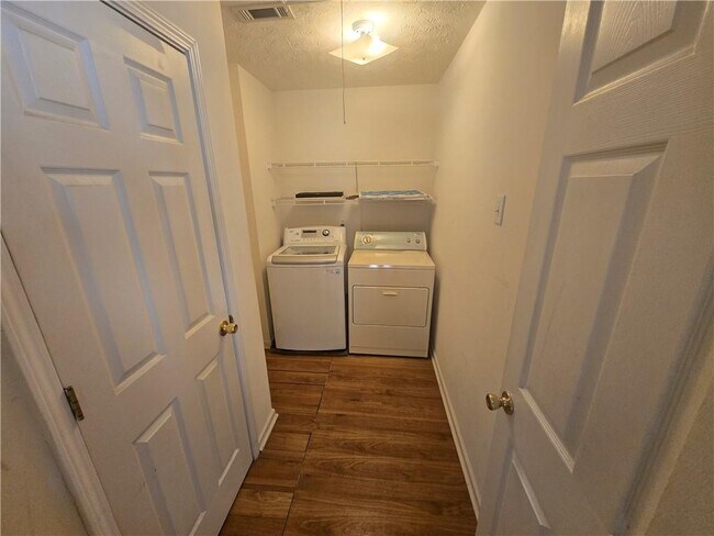 Building Photo - 1822 Chasewood Park Dr