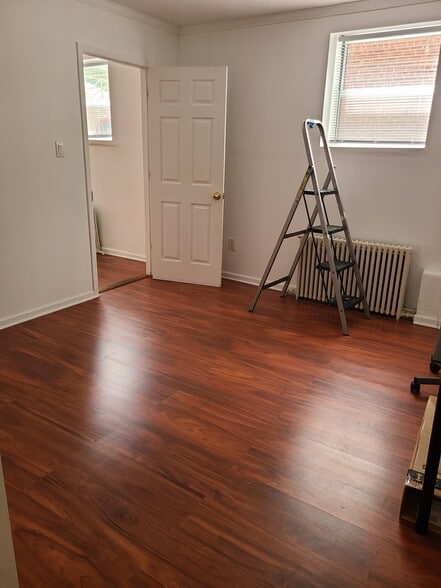 Building Photo - 708 Avenue Y