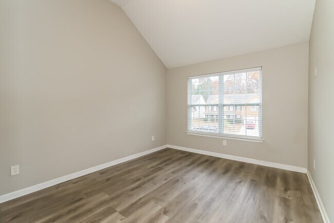 Building Photo - 265 Redding Ridge