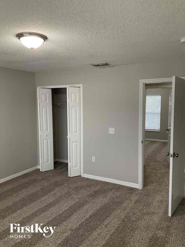 Building Photo - 7094 Shady Pine Ct