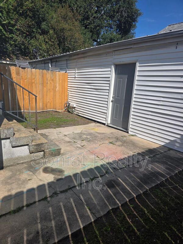 Building Photo - 4607 Bienville St