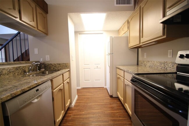 Building Photo - 1712 Cinnamon Path