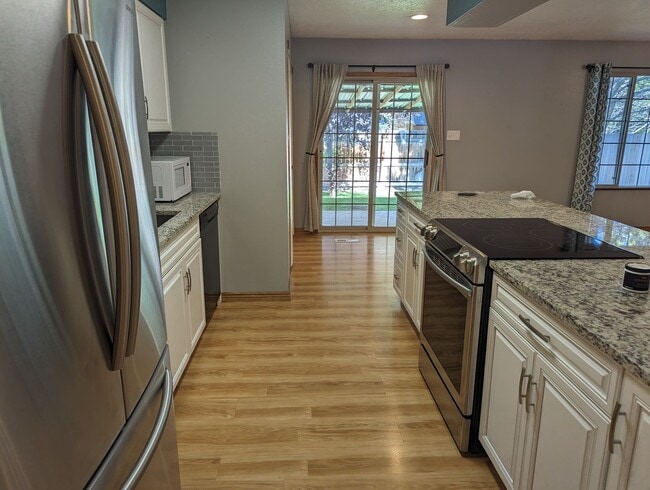 Building Photo - 3 Bedroom on the north side of Twin Falls