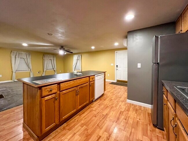 Building Photo - 168 Park Ave