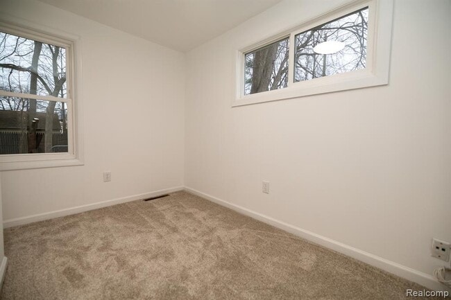 Building Photo - 9172 Millward Ave