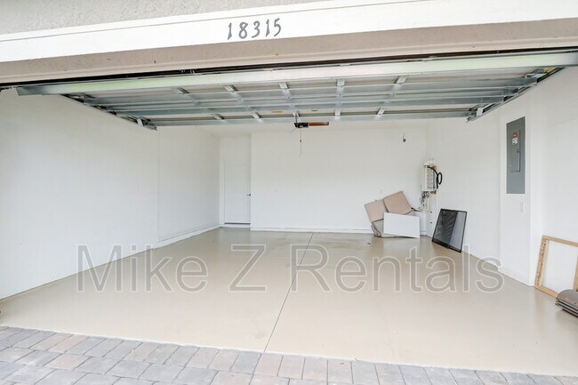 Building Photo - 18315 Ridgeline Dr