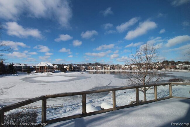 Building Photo - 18547 Clairmont Cir E