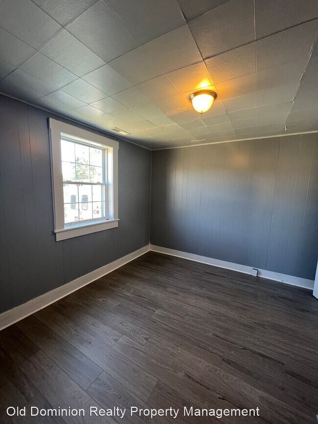 Building Photo - 2 br, 1 bath House - 3926 Snapps Creek Road