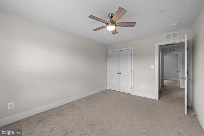 Building Photo - 5707 Lowell St