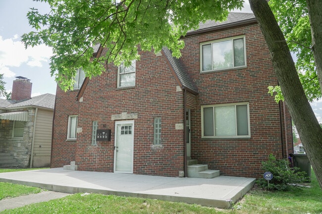 Building Photo - 65 N Brinker Ave