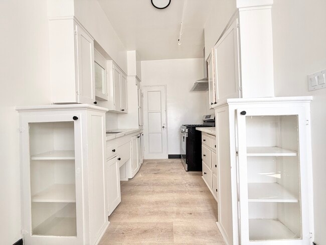 Building Photo - 4151 3rd Ave