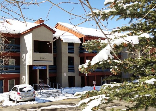 Building Photo - Winter Seasonal Rental- Cinnamon Ridge III...