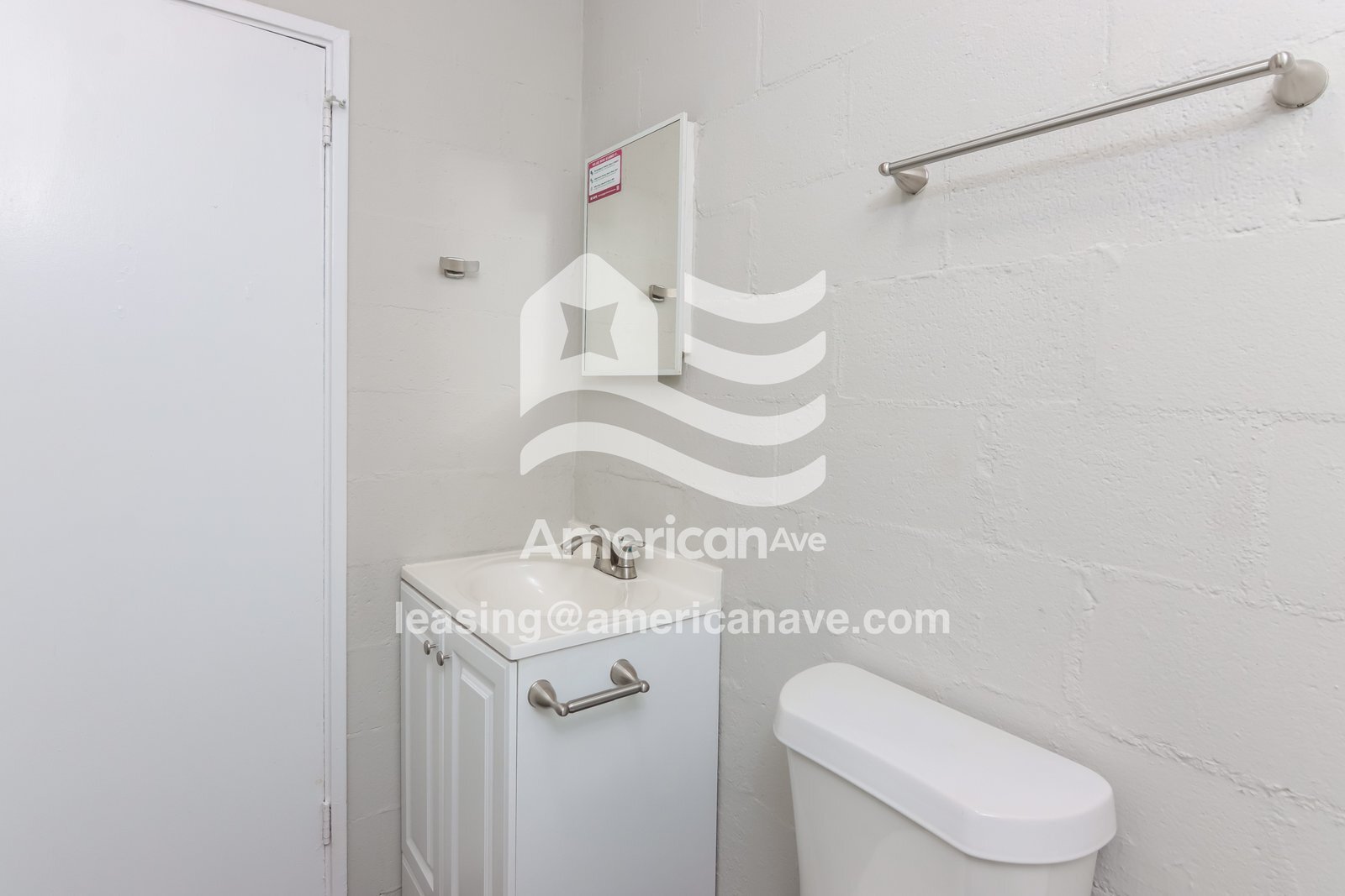 Building Photo - 712 19th St