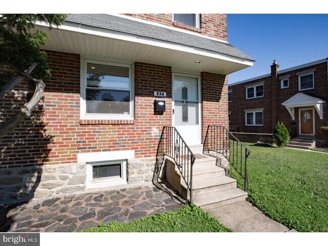 Building Photo - 534 Fountain St