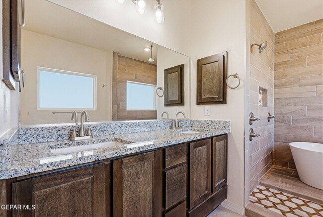 Building Photo - 904 Keenland Ave